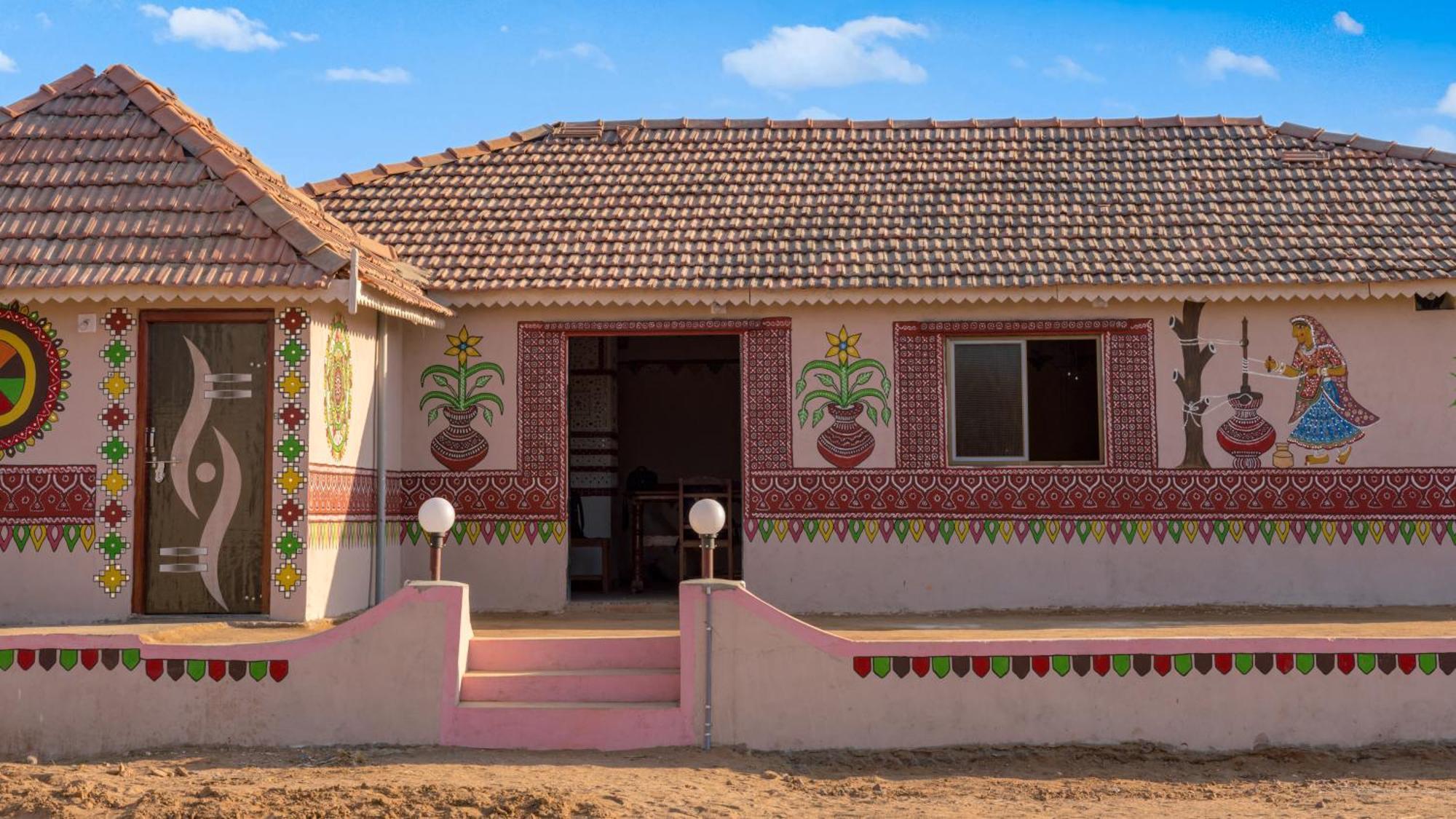 Dholavira Village Resort ภายนอก รูปภาพ