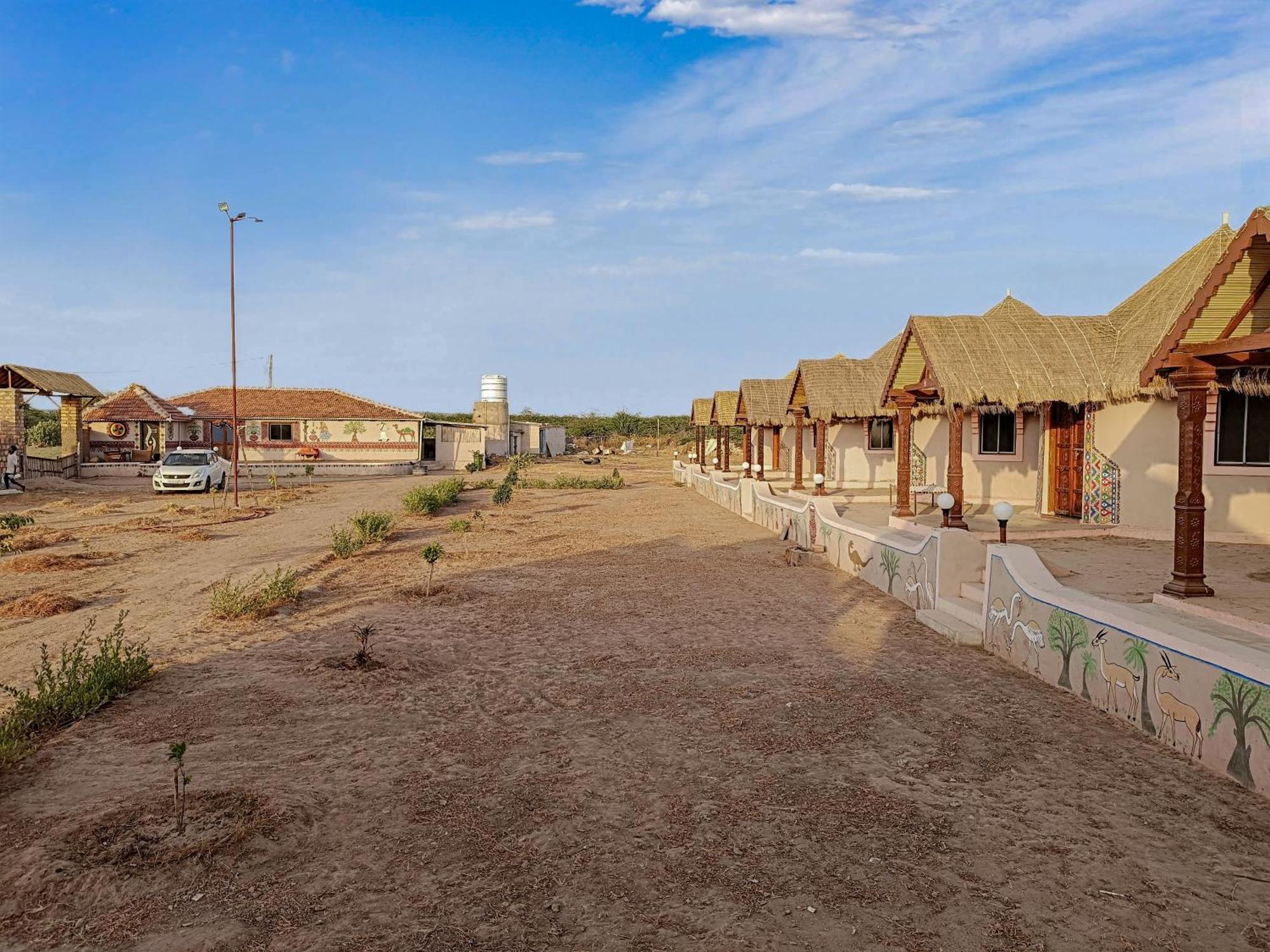 Dholavira Village Resort ภายนอก รูปภาพ