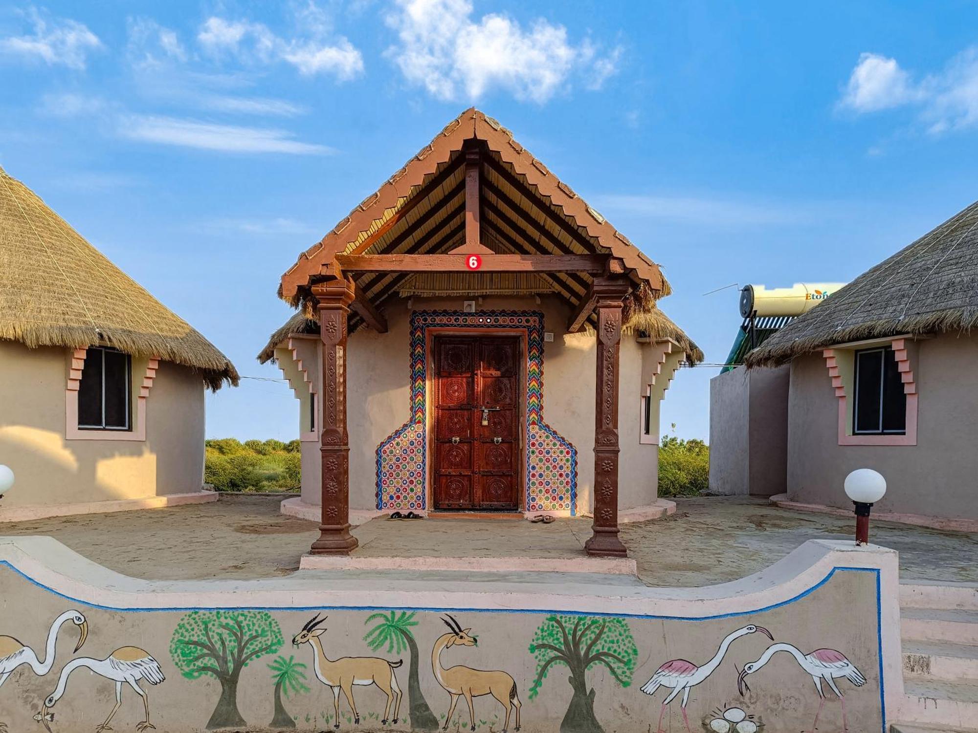 Dholavira Village Resort ภายนอก รูปภาพ